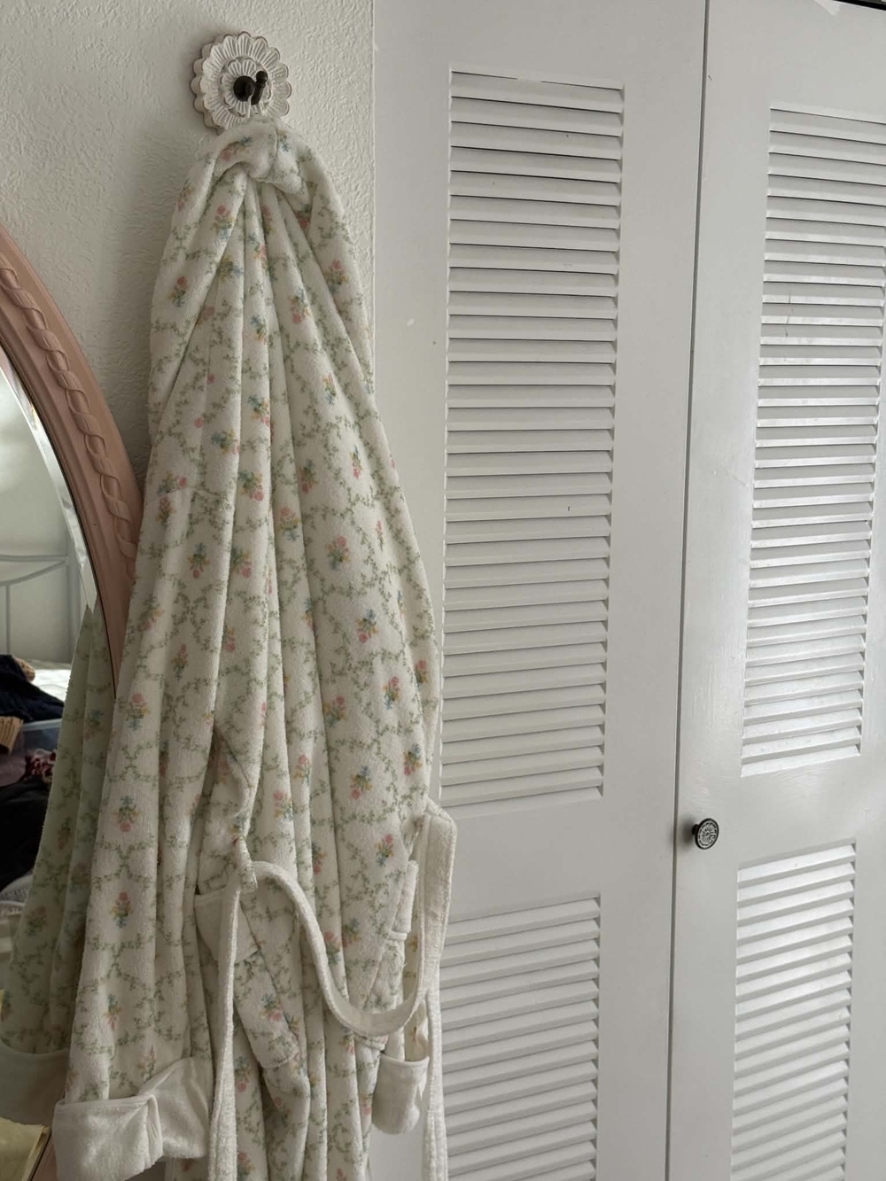 Hill House Robe ( The Hotel Robe-Pastel Trellis ) - Picture 6 of 6